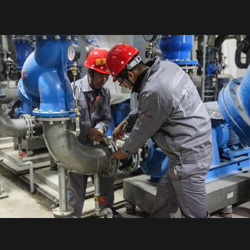 巢湖工厂设备维修现场